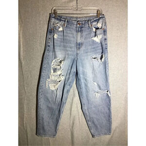 Womens American Eagle Relaxed Mom Jeans Factory Distressing Light Wash Trendy